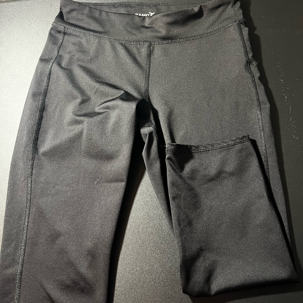 Old Navy girls active capris size XL (14), EUC, smoke free home